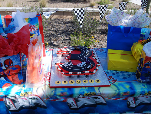 3 shape race car cupcake cake party setup