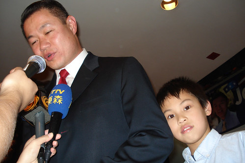 Liu and his son Joey during Tuesday's victory party - Photo: Ewa Kern-Jedrychowska.