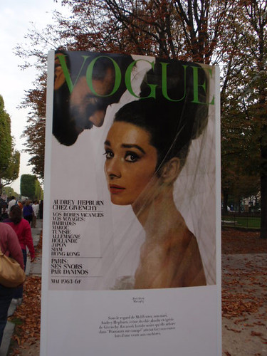 Audrey Hepburn Vogue cover Champs lys es