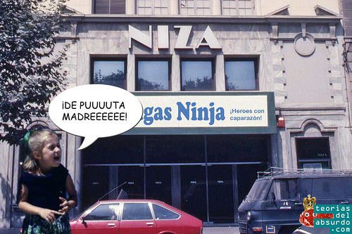 recreación de Patricil a los 4 años despues de ver Las Tortugas Ninja (1990)en el cine Niza