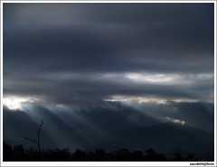 Sunrays at Lawa Mandau peak, Telipok Kota Kinabalu (sam4605) Tags: cloud landscape ray peak olympus malaysia borneo kotakinabalu e1 sabah kota montain sunray bukit sabahborneo kokol telipok sam4605 lawamandau