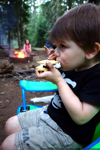 eating his first s'more ever - _MG_9676