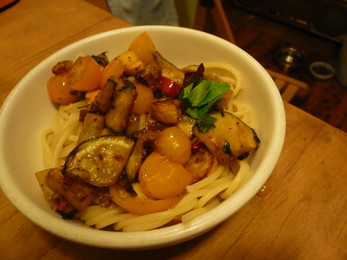 Pasta with squash and cherry tomatoes