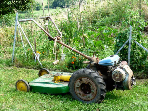 Old-fashioned lawn mower