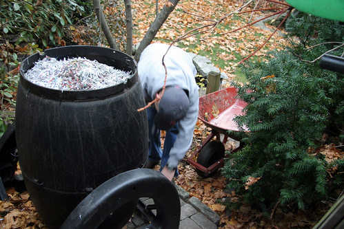 compost tumbler  with shredded paper