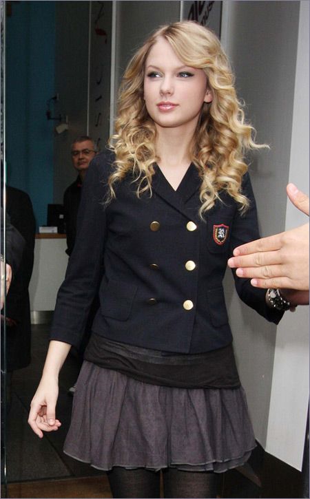 taylor swift modelling. Pop Singer Taylor Swift