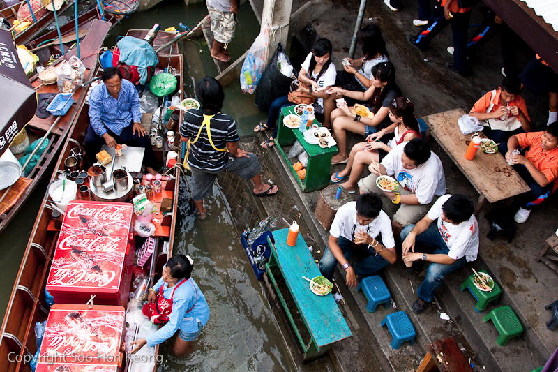 Eating @ Amphawa Floating Market, Thailand