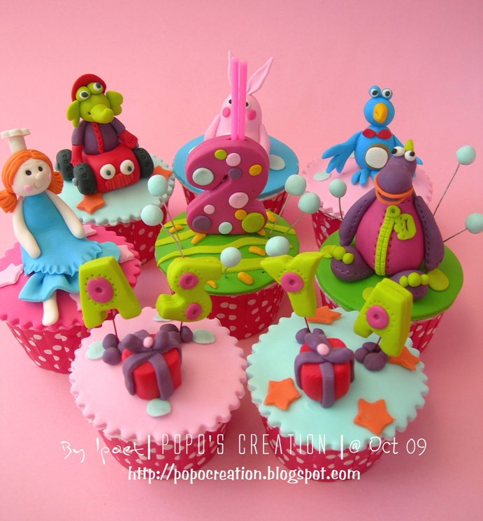 dibo the gift dragon cupcake set