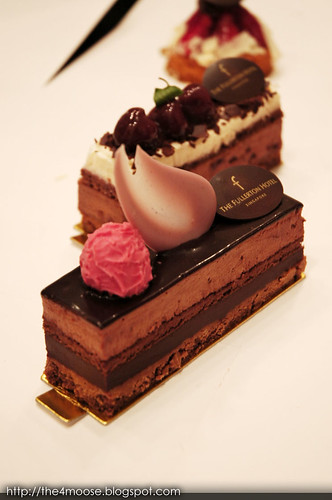 Fullerton Hotel - Chocolate Manjari Cake