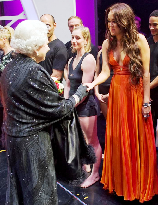 miley-cyrus-meets-the-queen