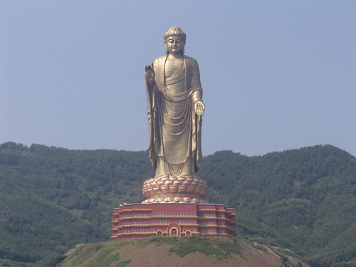 tallest-spring-temple-buddha