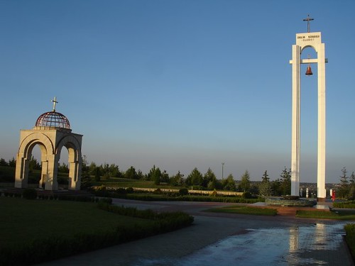 Construcţiile creştine ale Memorialului de la Şerpeni