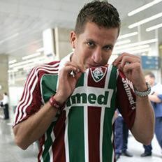 Urrutia com a camisa do Fluminense