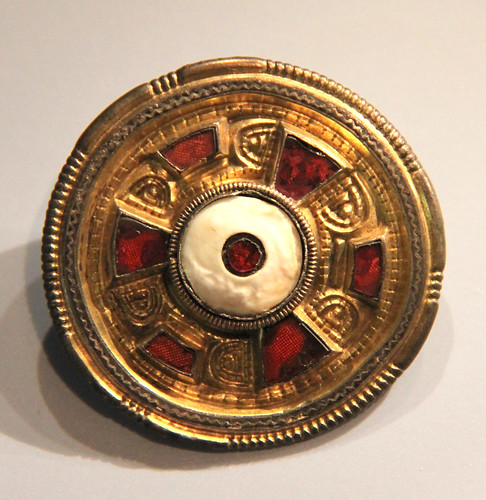 Jewelled disc brooch