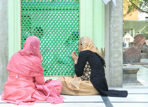 City Escape – Khwaja Baqi Billah’s Dargah, Sadar Bazaar Area