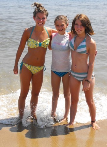 cousins.girls beach 09