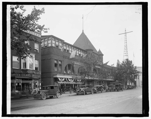 Arcade Market ca 1920 credit Library of Congress 31821u