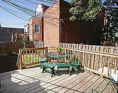 this DC townhouse scores 98 on Walk Score (by: Zillow.com)