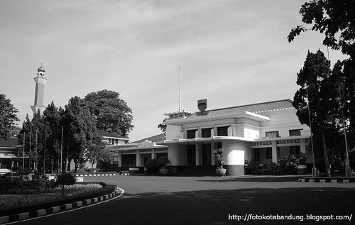 Bandung Goverment Office - Right View