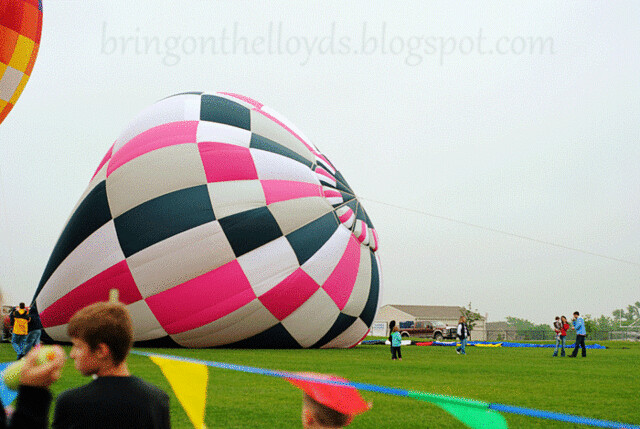 Pink-and-White-Hot-Air-Ball