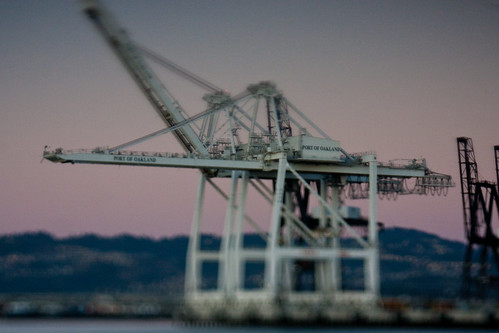 Bay bridge bypass: Plungercammed Oakland crane