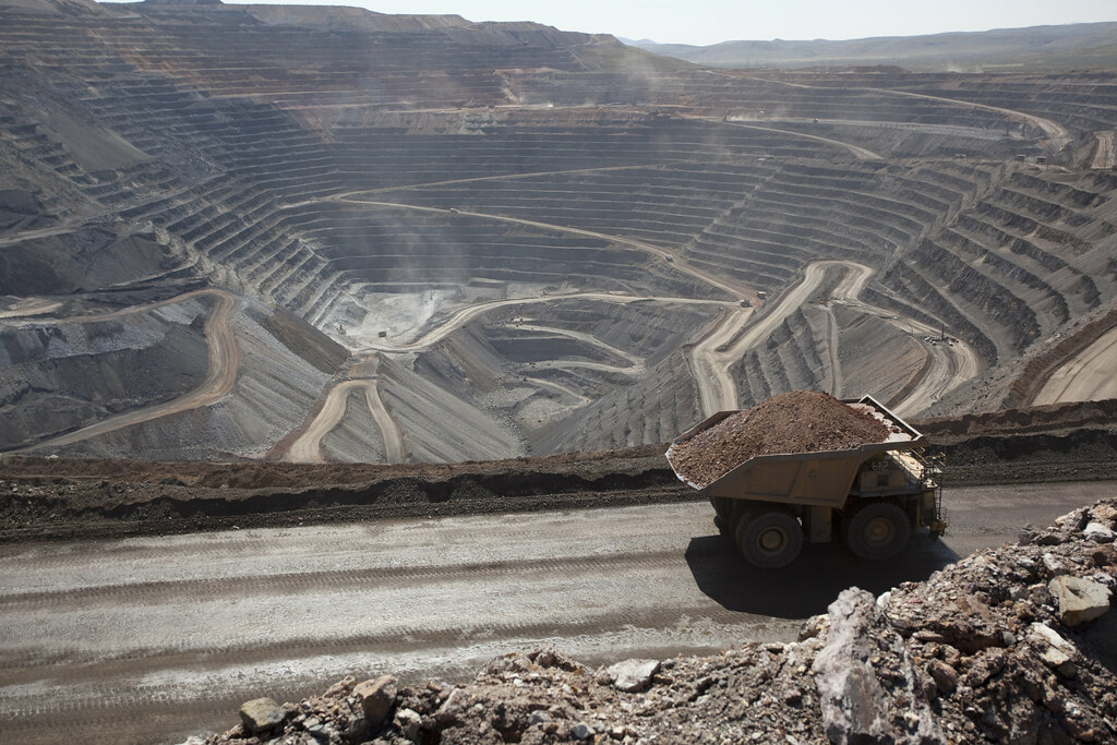 giant open pit gold mine