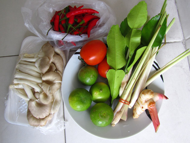 Easy Thai Tom Yum Soup Recipe