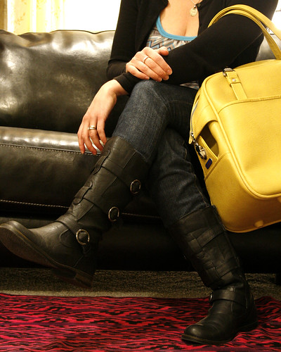365-day 31-- black boots, yellow bag