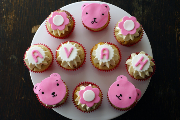 pink bear and flower fondant cupcakes!