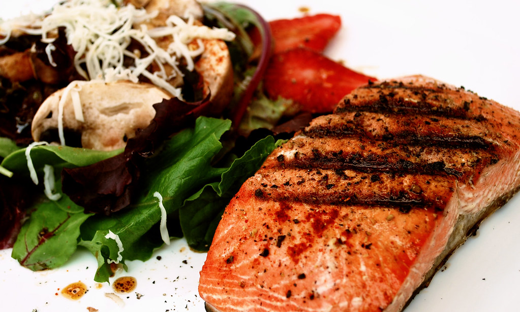 SE Grilled Salmon Salad
