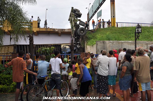 Accidente Camión en Puente Duarte