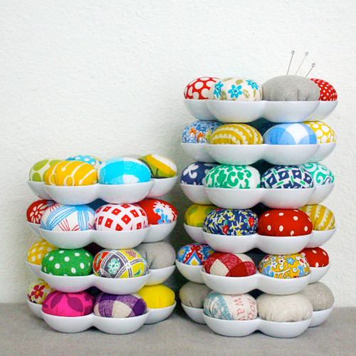 Pin Cushions! by iheartlinen.