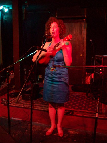 2009-08-22 Plucky Rosenthal with ukulele