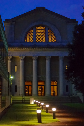 Saint Louis Art Museum, in Saint Louis, Missouri, USA - exterior at night