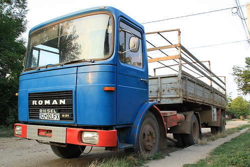 Very rare and old Saviem tractor with a nice 1 axle semitrailer