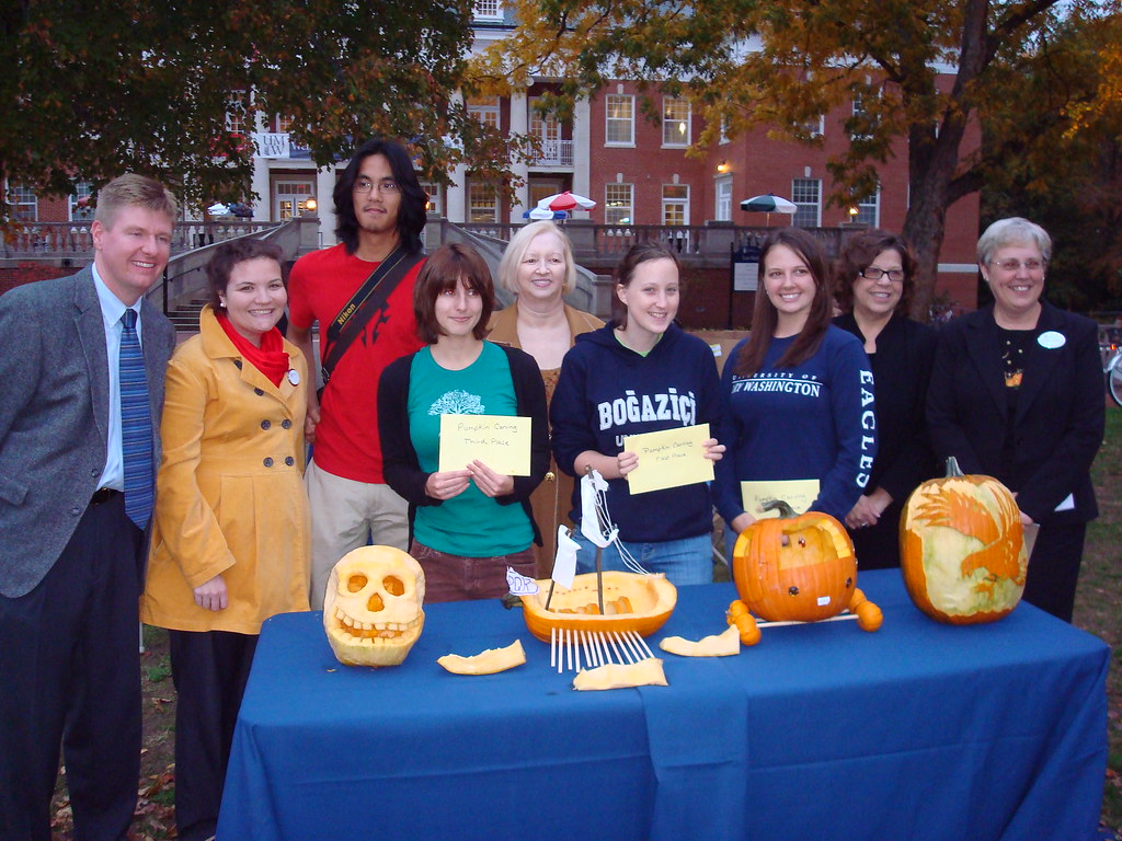 From left: Vice President of Student Affairs Doug Searcy, Assistant Director of Multicultural Student Affairs Courtney Chapman, Juniors Lua Cao and Ellen Beste (Third Place), President Judy Hample, Senior Emily Potosky (First Place) Senior Kathleen Watson (Second Place), Assistant to the President Susan Worrell, and Assistant Vice President for Public Safety and Community Services Susan Kick (Photo by Brendan Oudekerk / The Bullet)   