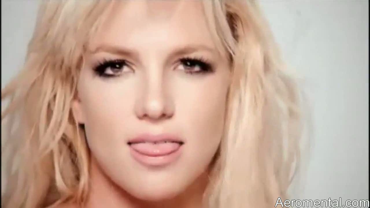 Britney Spears 3 muerde lengua