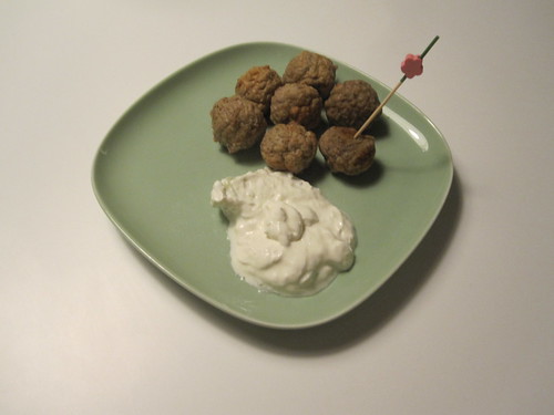 Apéro meat balls and tzatsiki