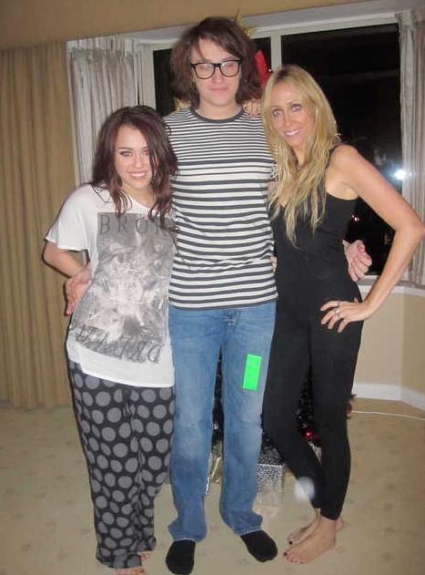 miley-personal-holiday-pictures (1)_0