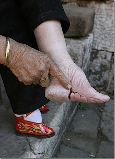 chinesetinyshoes-thumb.jpg