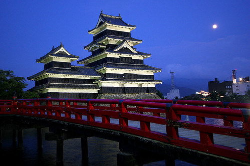  フリー写真素材, 建築・建造物, 宮殿・城, 夜景, 月, 日本, 長野県,  