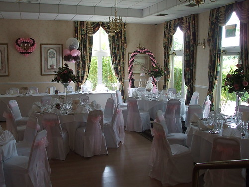 Pink rose en Germini wedding table decorations 2 