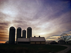 Lancaster County farm (by: Nicholas T, creative commons license)