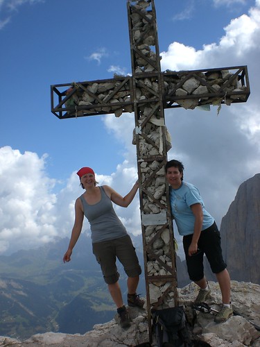 Gipfelkreuz am Plattkofel in den Dolomiten