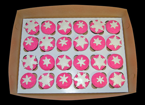 pink glittery snowflake cupcakes box