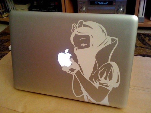 MacBook Snow White back