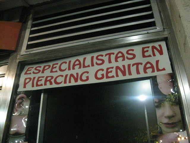 Especialistas en Piercing Genital. Creo que paso.