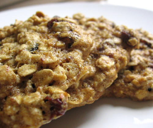 macrobiotic oatmeal raisin cookies