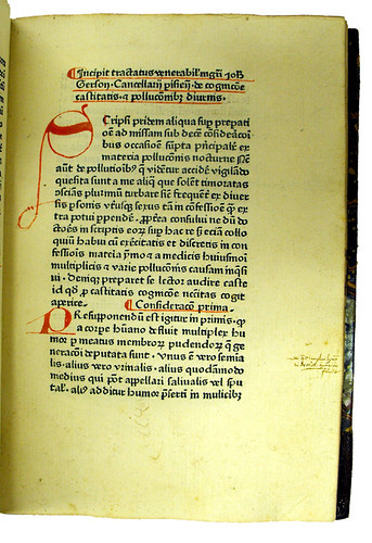 Annotations and coloured initial in Gerson, Johannes: De cognitione castitatis et de pollutionibus diurnis