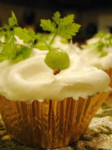 Chervil Cupcake with Gooseberry Chervil Curd and Cashew Cream